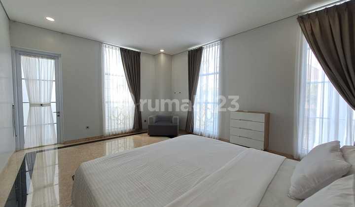 Rumah Mewah Lantai Marmer ,kolam Renang View Pegunungan  2