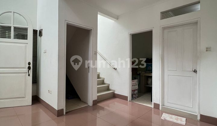 Rumah Bagus  Posisi Hook, Dua Muka, Depan Taman Sentul City 2