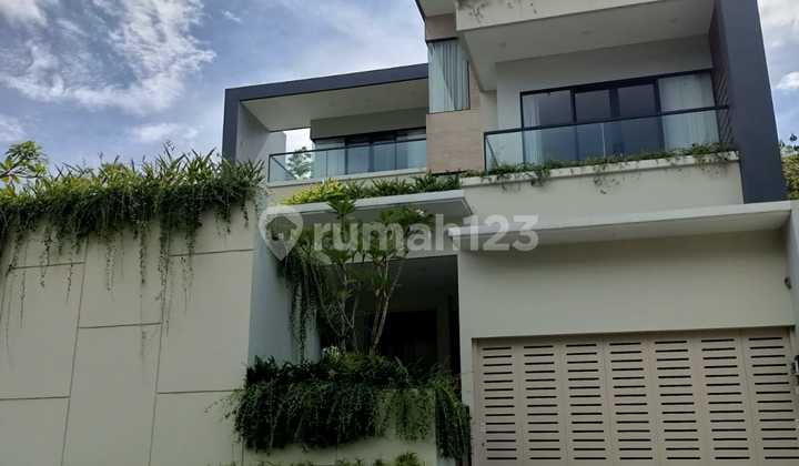 Two-Front Luxury House, Swimming Pool, Spacious Yard, Mountain View 2