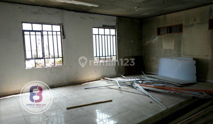 Ruang usaha bengkel mobil di Cipadu Tangerang Selatan 4