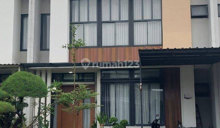 Rumah 2 lantai siap huni di kota wisata cibubur di Jln Transyogi cibubur 2