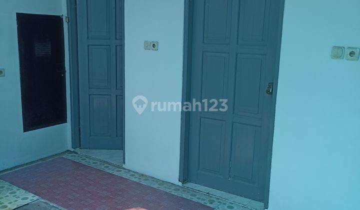 Rumah 2,5 Lantai Siap Huni, Bersih, Murah, Shm, Hadap Selatan, Nego 2