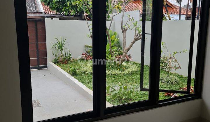 Rumah 2 lantai Duren Sawit,minimal list modern,bangunan baru, SHM, nego, siap huni, bagus, rapi 1