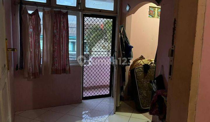 Rumah Sunter 2.5 lantai murah, nego, SHM, jalan 2 mobil, siap huni 1