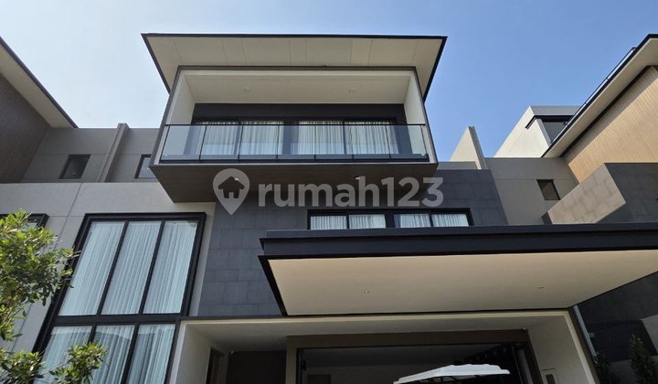 "Kesempatan Terakhir Miliki Unit di Cluster Paling Ikonik: Layton Navapark" "Kesempatan Terakhir Miliki Unit di Cluster Paling Ikonik: Layton Navapark"