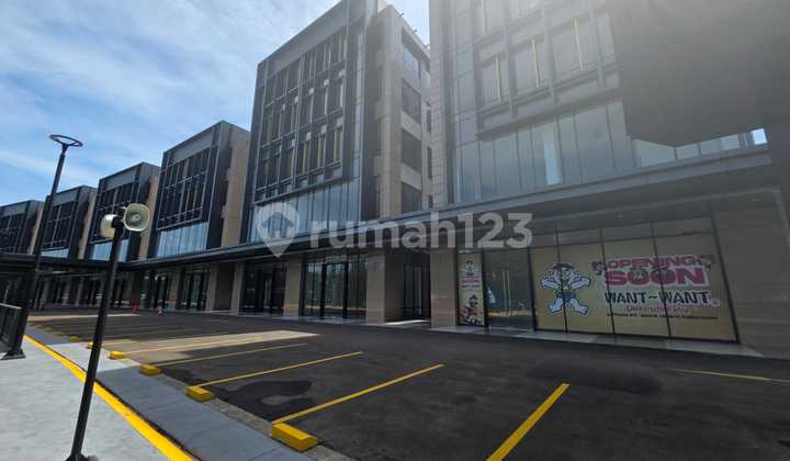 Office for Rent 5 floors in North Point Navapark BSD City with elevator access to each floor.