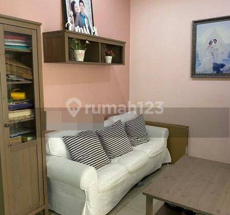 Rumah Rapi Full Furnished Di Green Lake City Cipondoh 1