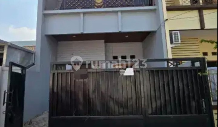 Beautiful House Ready to Live In 2 Floors in Poris Indah