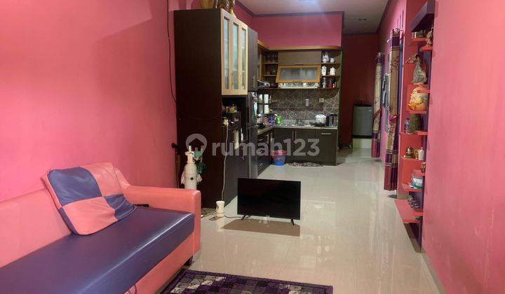 Rumah 2 Lantai Bagus Semi Furnished SHM di Taman Royal 1, Tangerang 1