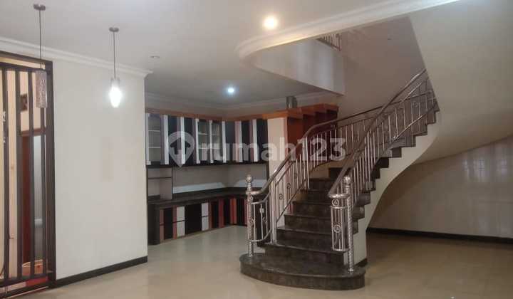 Rumah Bagus Rapih Siap Huni Kosambi Jakarta Barat