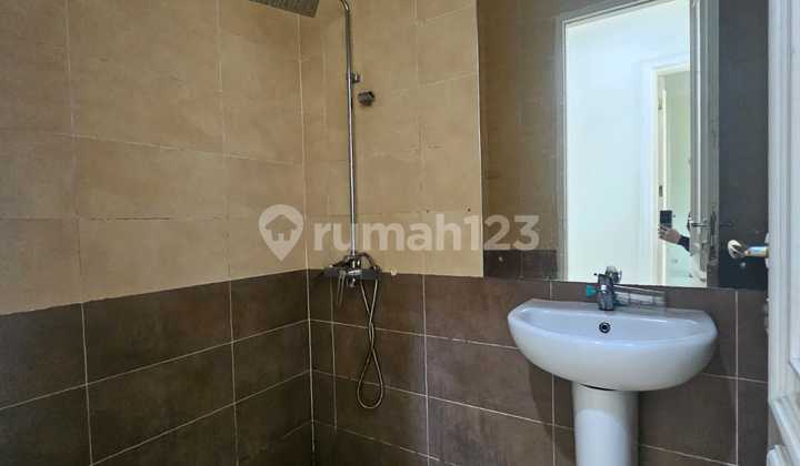 Nice House Ready to Occupy Premier Golf Residence Modernland Tangerang 2