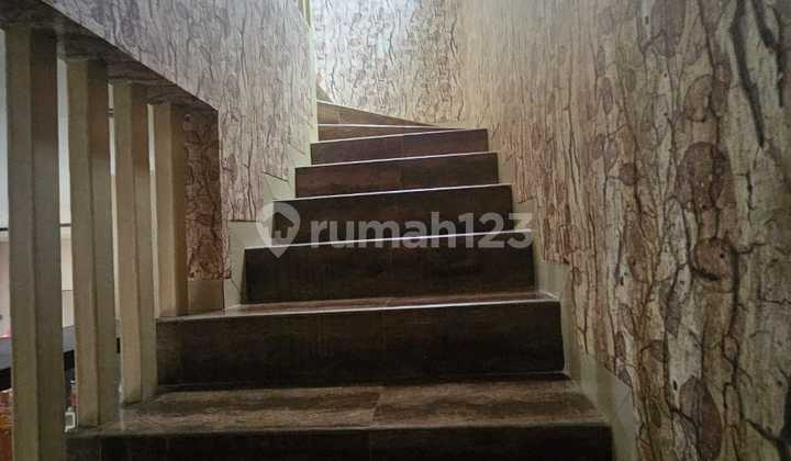 Rumah Bagus Bersih Nyaman 2 Lantai di Lavaletta Modernland 2