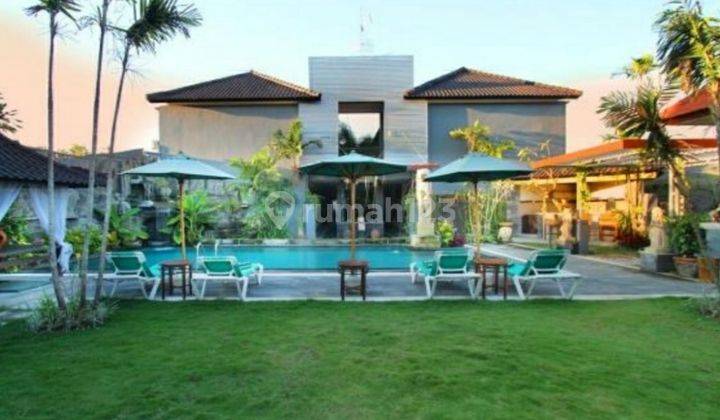 Hotel Dengan Lokasi Sangat Stategis 14