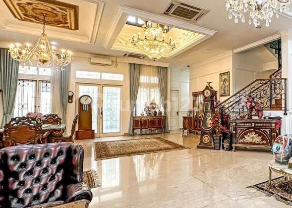 Dijual Rumah Mewah 2 Lantai di Taman Radio Dalam- Gandaria utara Keb.baru