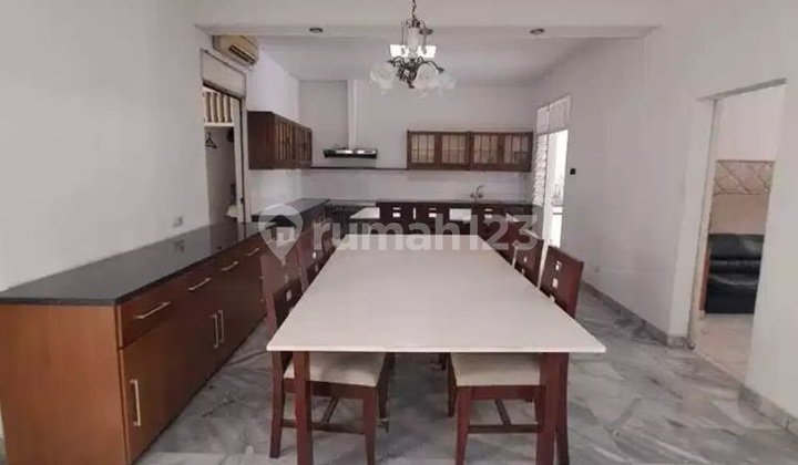Ready-to-occupy house for rent in Pondok Indah