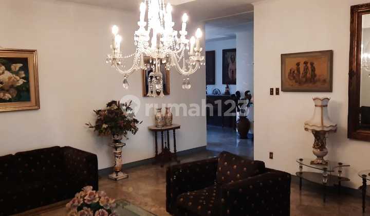 Old house for sale - Jl. Siaga Raya Pejaten Barat. Old house for sale - Jl. Siaga Raya Pejaten Barat.