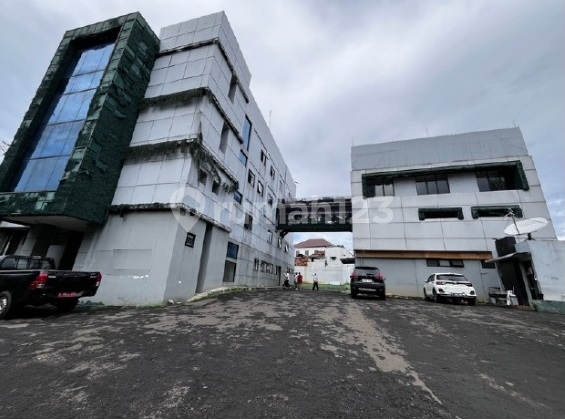 Ready-to-Occupy Building for Sale in Tebet Area