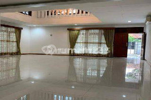 Rumah di Kebayoran Baru