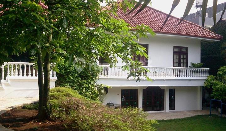 Rumah Provence Style bebas Banjir  Siap Huni di Kemang Barat, Jakarta Selatan  2