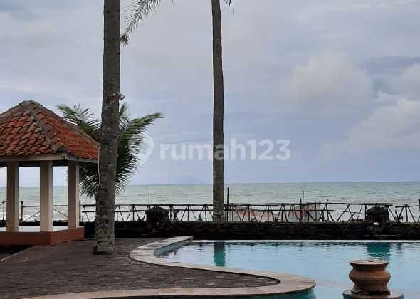 For Sale: Nice Villa Ready to Occupancy Directly Facing the Beach in Serang, Anyer, Banten.