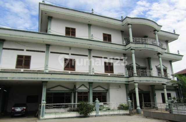 Dijual Gedung Dengan Tanah Yang Luas Lokasi Di Gedong Tataan, Lampung Dijual Gedung Dengan Tanah Yang Luas Lokasi Di Gedong Tataan, Lampung