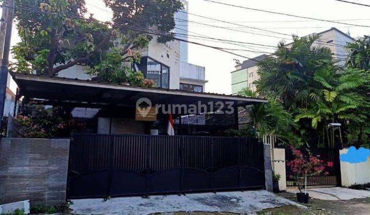 RUMAH SEMI FURNISHED BAGUS SHM DI JL.CIKINI, MENTENG  1