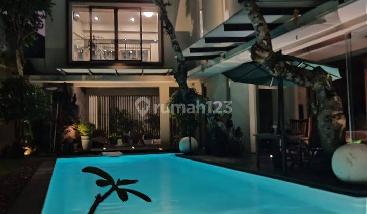 RUMAH BAGUS KOLAM RENANG SHM DI JL.G PELANGI, LIPPO KARAWACI 1