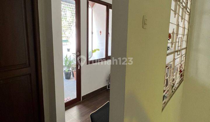 Rumah Semi Furnished Bagus Shm Di Jl.Tanjung Duren Selatan,Jakbar 2