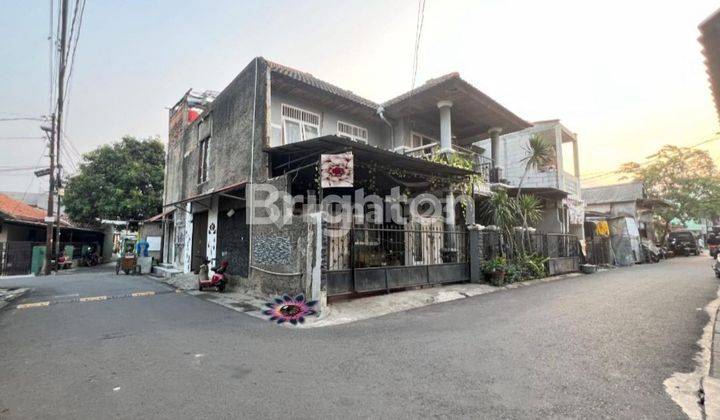 DIJUAL RUMAH STRATEGIS DAN NYAMAN DI PETUKANGAN, JAKARTA SELATAN 1