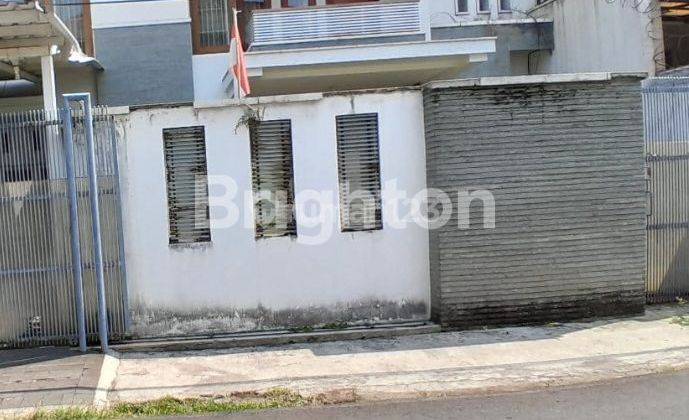 RUMAH NYAMAN DAN BERSIH DI KEBAYORAN BARU 1