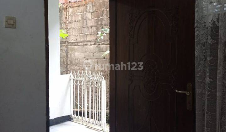 Rumah di Jl. Tawakal Raya Grogol Petamburan, SHM Butuh Renovasi