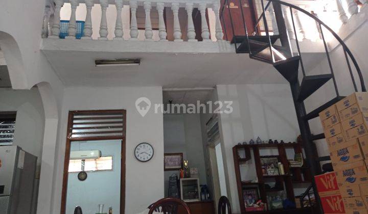 Rumah di Jl. Tawakal Raya Grogol Petamburan, SHM Butuh Renovasi