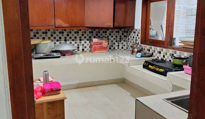 Rumah di Jl. Palmerah Utara 4 Lantai HGB Sudah Renovasi Timur