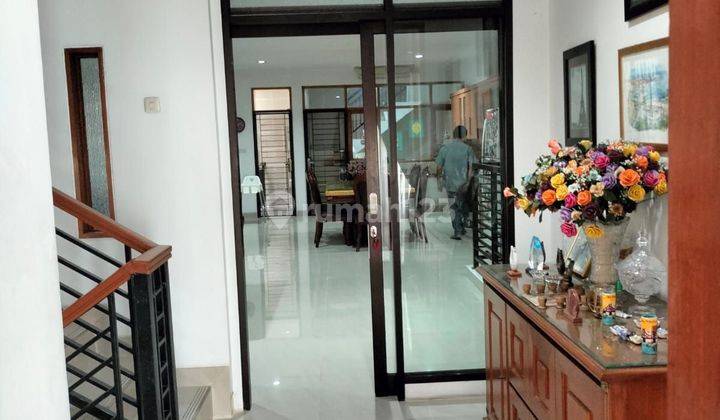 Rumah di Jl. Palmerah Utara 4 Lantai HGB Sudah Renovasi Timur