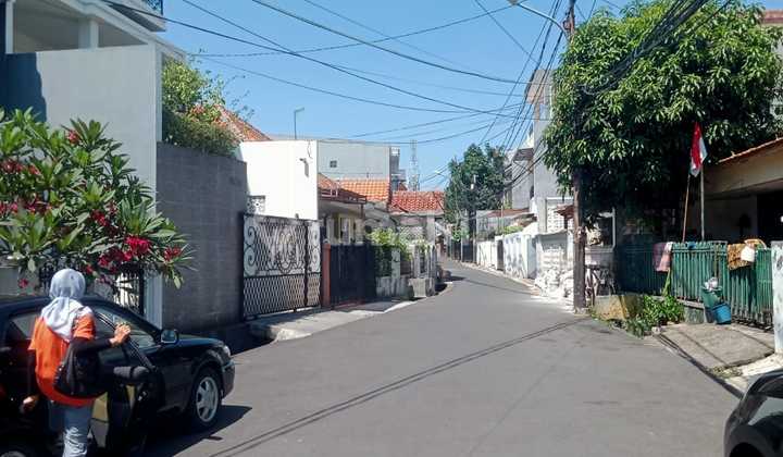 Ready-to-Occupy House Suitable for Office in West Tebet 2