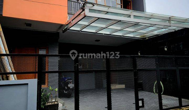 Rumah Dua Lantai Siap Huni Di Tebet Barat 1