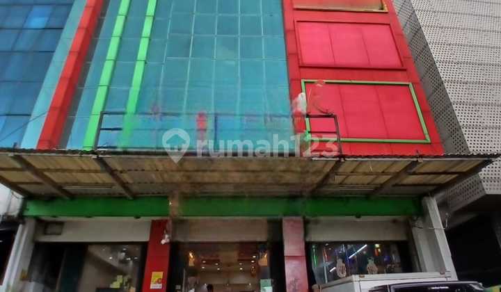 RUKO 4,5 LANTAI DI MAMPANG PRAPATAN RAYA JAKARTA SELATAN LOKASI STRATEGIS 