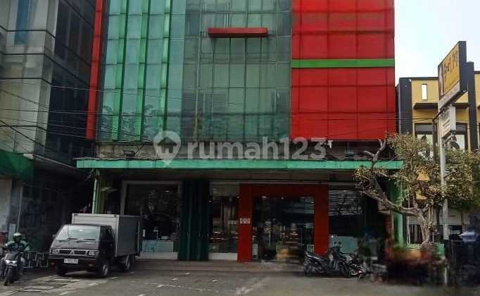 RUKO 4,5 DI JALAN RAYA JATIWARINGIN PONDOK GEDE