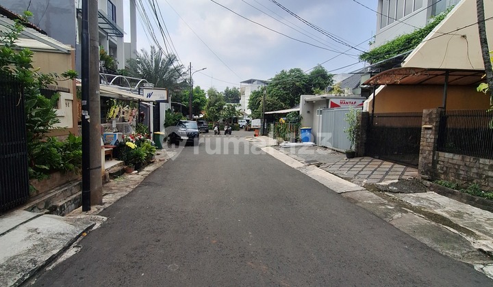 House in a Complex on Jalan Supomo with Wide Road Access House in a Complex on Jalan Supomo with Wide Road Access