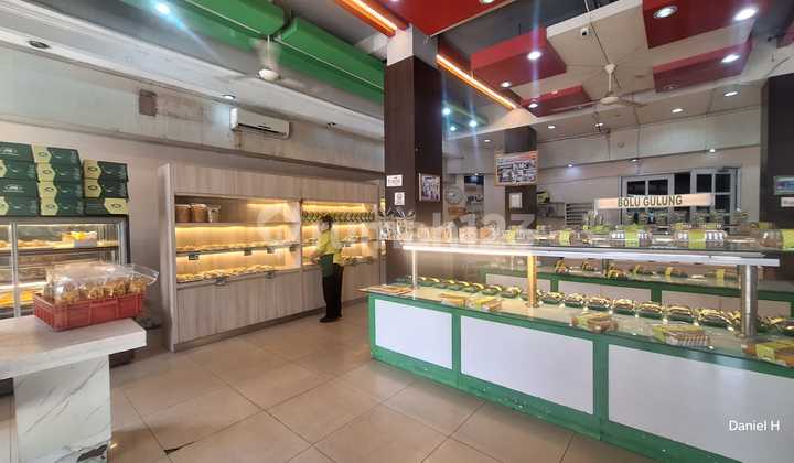 RUKO 4,5 LANTAI DI MAMPANG PRAPATAN RAYA JAKARTA SELATAN LOKASI STRATEGIS 