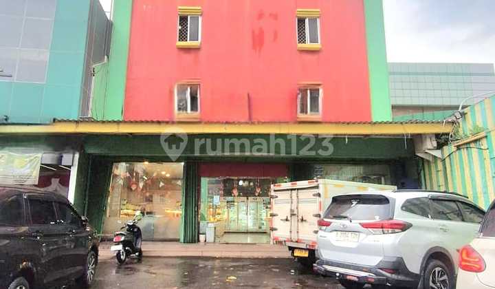 4.5-STORY SHOPHOUSE IN PONDOK BAMBU, EAST JAKARTA, STRATEGIC LOCATION 1