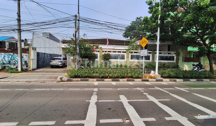 Suitable Office House on East Teber Raya Suitable Office House on East Teber Raya