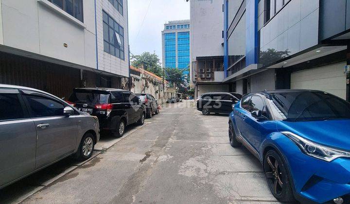 Ruko 4 Lantai Siap Huni Dekat Gajah Mada Plaza 2