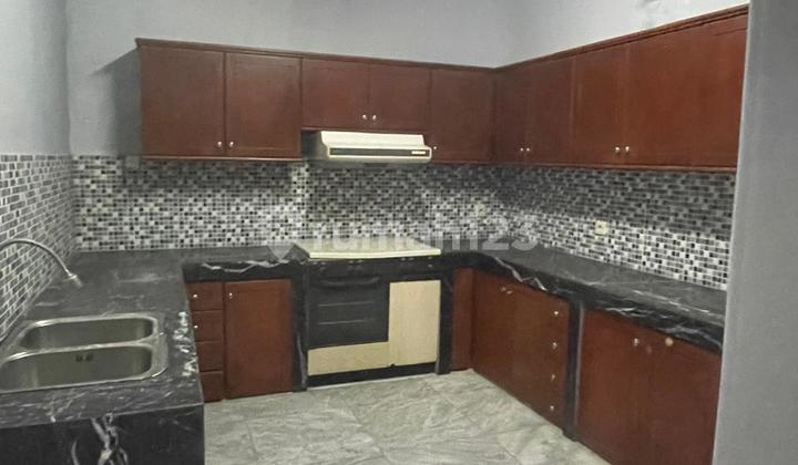 Rumah Besar di Sunter Agung, Semi Furnish Jakarta Utara 2