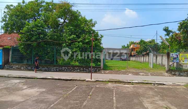 Pabrik dengan Lokasi Strategis di Kaw Asan Industri dan Komersil Cikampek Pabrik dengan Lokasi Strategis di Kaw Asan Industri dan Komersil Cikampek