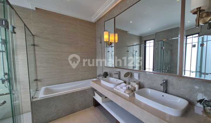 Summarecon Crown Gading House, Bekasi, Lake View, Luxurious, Nice, Tidy 2