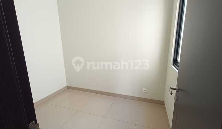 New 4BR Ready-to-Live Home in Regia Cluster, Summarecon Crown Gading New 4BR Ready-to-Live Home in Regia Cluster, Summarecon Crown Gading