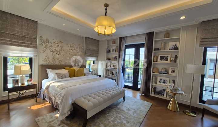 Rumah Summarecon Crown Gading, Bekasi View Danau Mewah Bagus Rapi