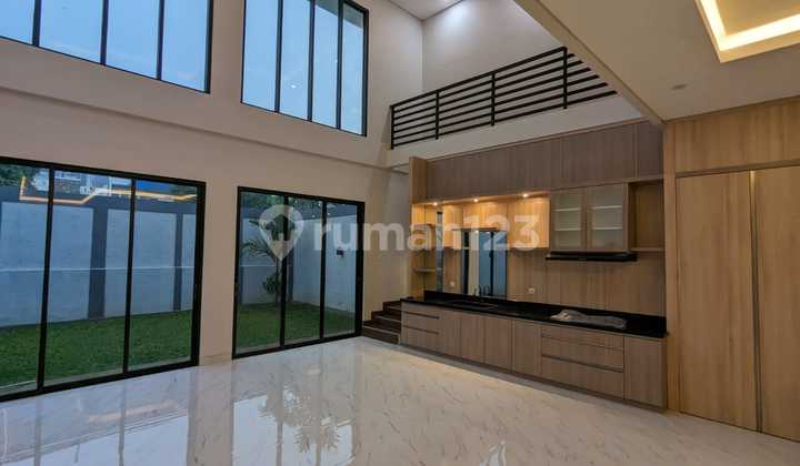Rumah Bagus Unfurnished SHM Sentul City, Bogor