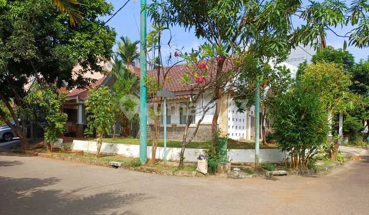 Rumah Meadow Green, 3BR Bagus Semi Furnished SHM Lippo Cikarang 